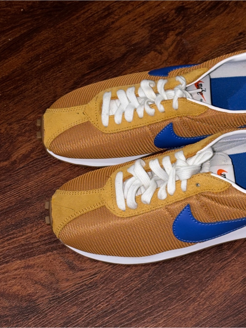 Nike - Picture 4 of 13